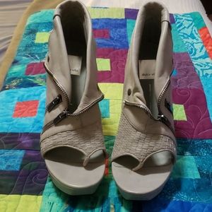 Women's High Heels 👠 😍.